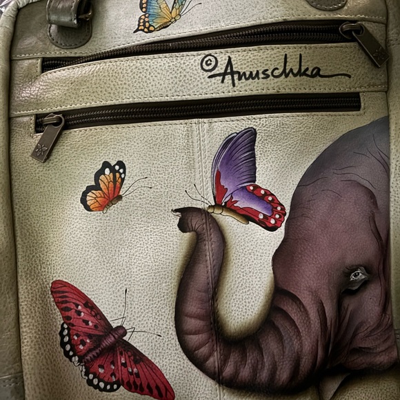 NWT Anuschka hand painted artwork on this beautiful leather bag. *dust bag incl* - Picture 2 of 16